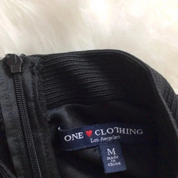 One Love Clothing Los Angeles Women’s Dress Size Medium Peplum Mock Neck - Picture 4 of 5